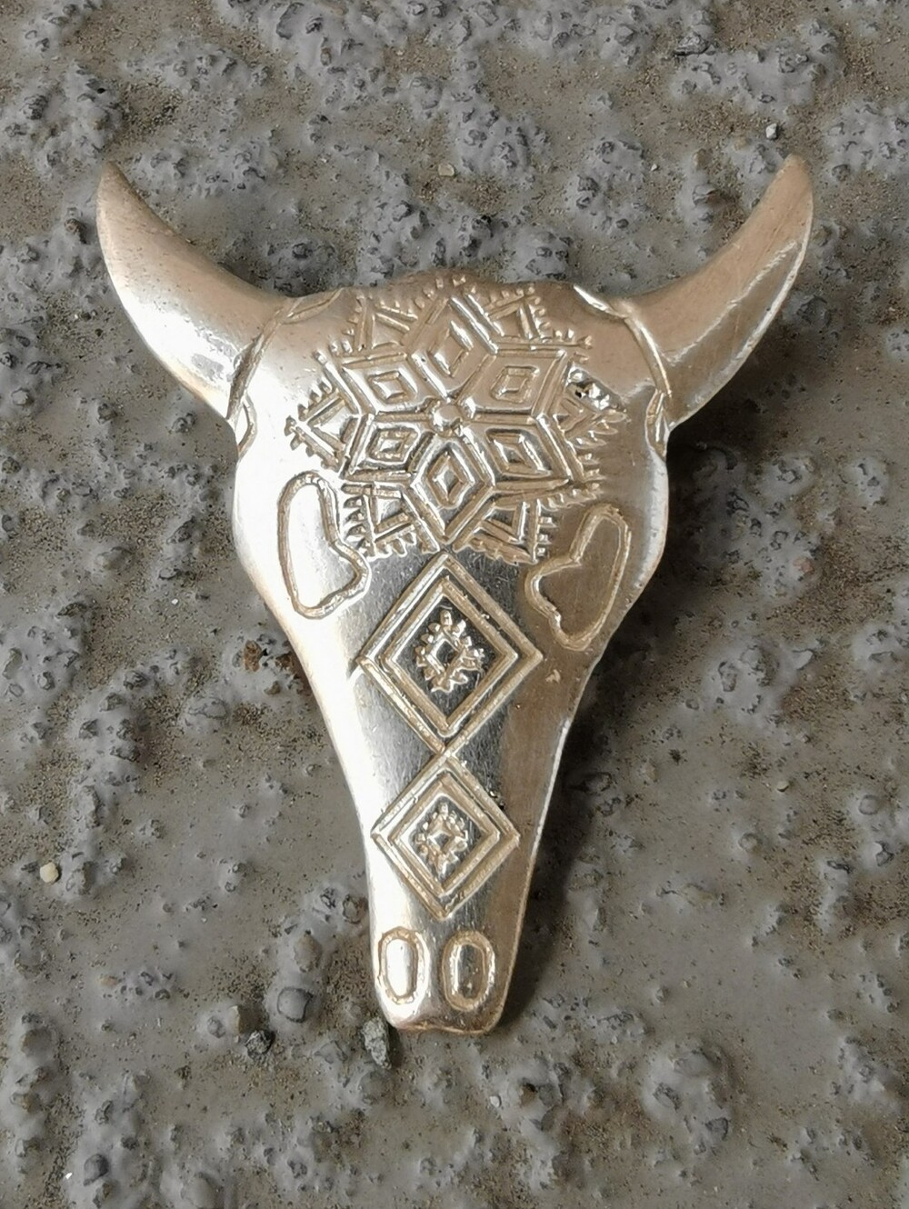 Vintage 925 Sterling Silver Southwestern Bull Skull Brooch Pin